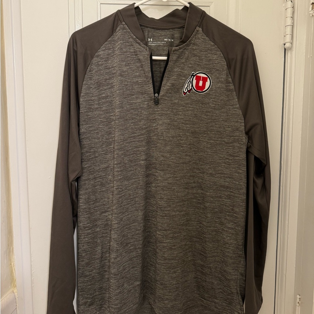 Utah Utes Under Armour Gray and Black Pullover with Logo